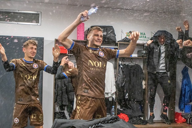 刻的挺身而 刻的挺身而